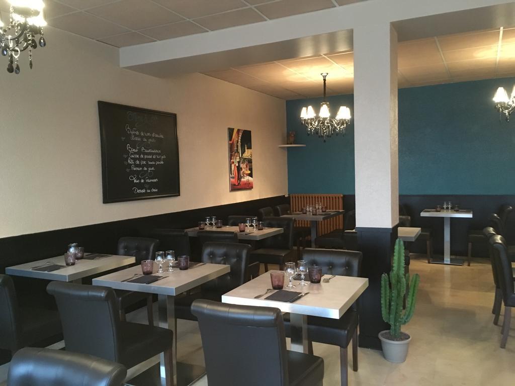Hotel Du Centre - Restaurant Le P'Tit Gourmet Tonnerre Ngoại thất bức ảnh